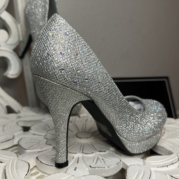 Round Toe Glitter Mesh Rhinestone Studded Low Platform Pump Heels NEW WITH BOX! - Picture 8 of 10